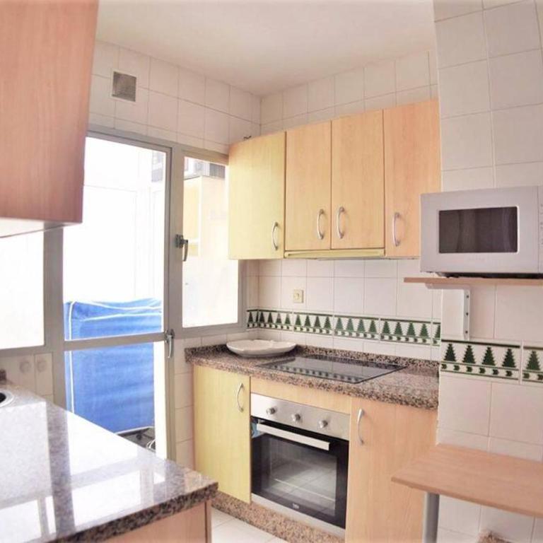 Bonito ático en primera línea de playa con piscina - Two-Bedroom Apartment - 20