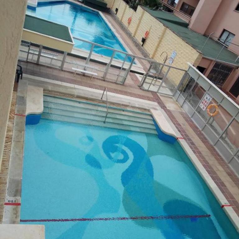Esplendido APARTAMENTO, CARIHUELA EDIFICIO EL REMO, PRIMERA LÍNEA - Apartamento de 2 dormitorios - 10