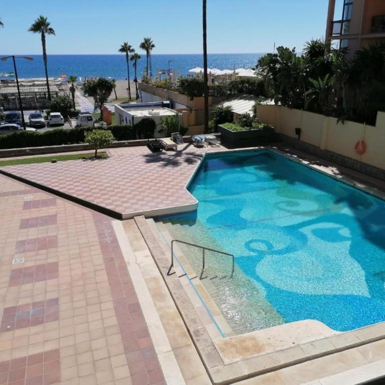 Esplendido APARTAMENTO, CARIHUELA EDIFICIO EL REMO, PRIMERA LÍNEA - Apartamento de 2 dormitorios - 7