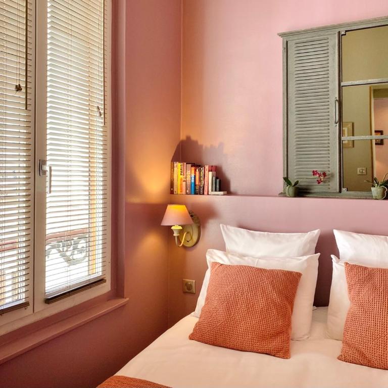 CamParis - B&B - Chambre d'hôtes - Queen Room with Garden View - 1