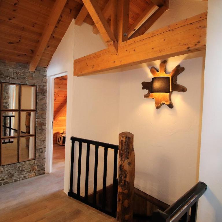 Slope-Side Chalet w/Jacuzzi, Home Cinema, for 16 Guests - Chalet - 15