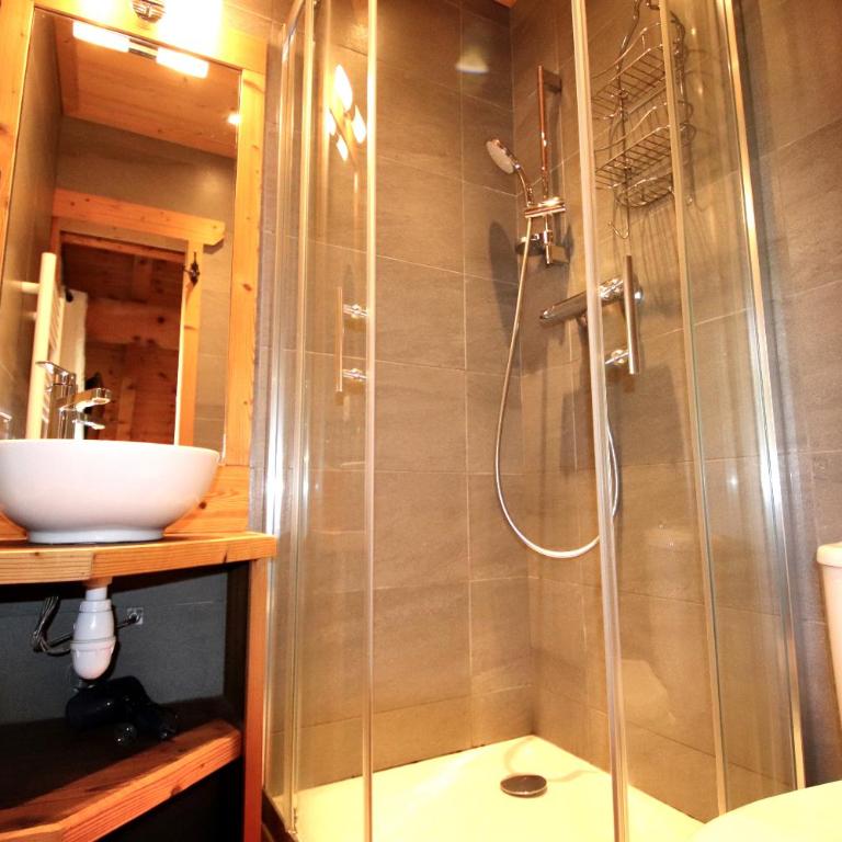 Slope-Side Chalet w/Jacuzzi, Home Cinema, for 16 Guests - Chalet - 19