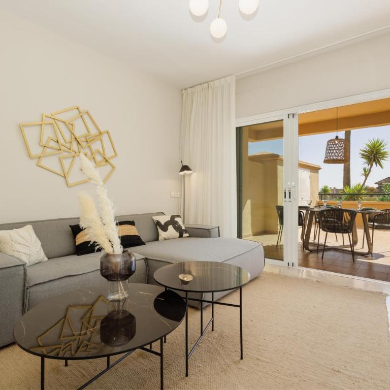 Luxurious frontline golf apartment in Elviria - Apartamento de 2 dormitorios - 3