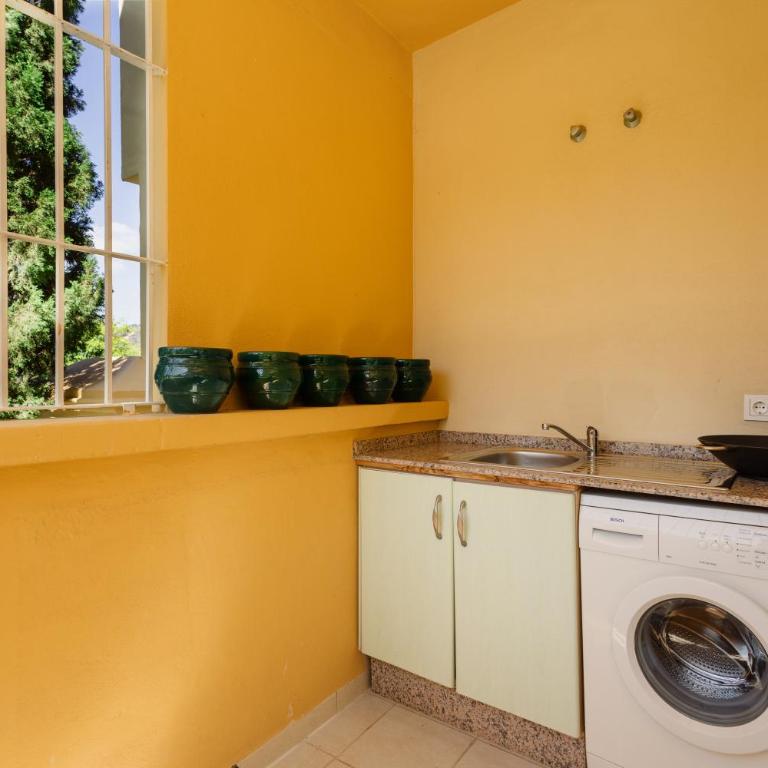 Luxurious frontline golf apartment in Elviria - Apartamento de 2 dormitorios - 57