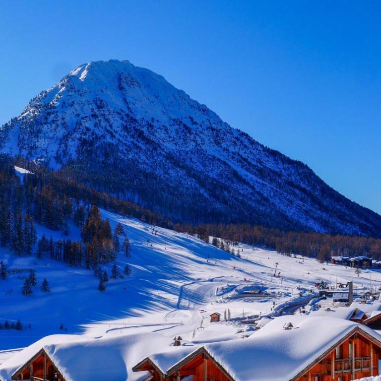 Slope-Side Chalet w/Jacuzzi, Home Cinema, for 16 Guests - Chalet - 31