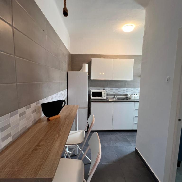 Apartments near Ramblas - Only for stays over 32 days - Apartment with Terrace - 7