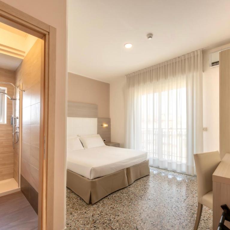 Hotel Atenea Golden Star - Camera Matrimoniale con Balcone - 2