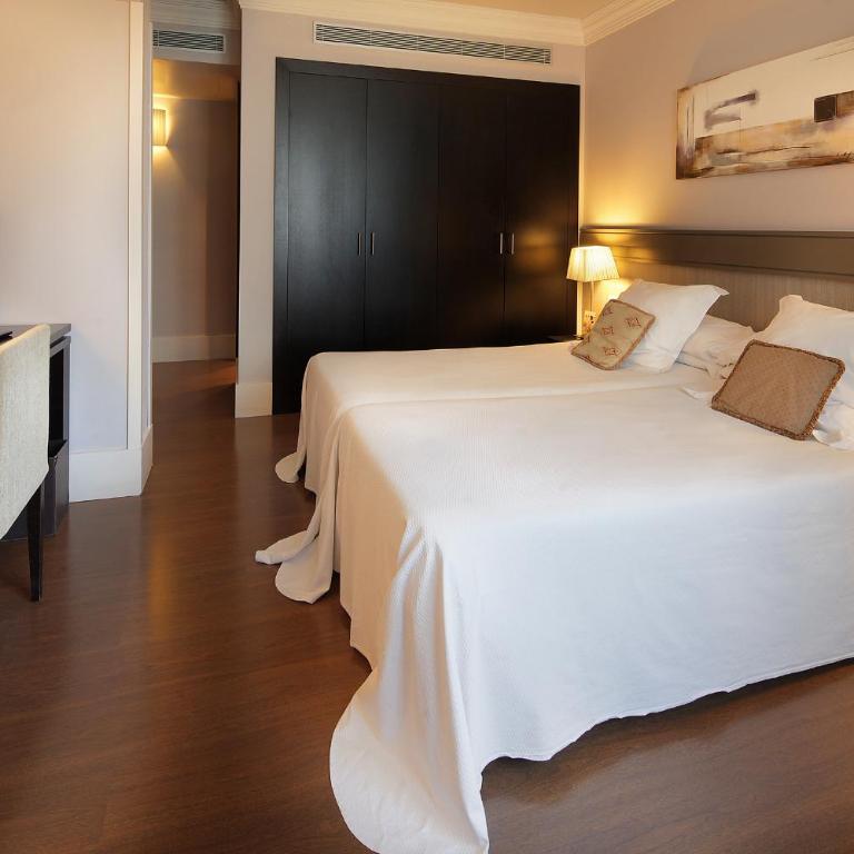 Hotel Condado - Double or Twin Room with City View - 8