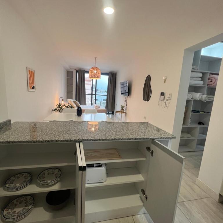 Céntrico mono ambiente completo y amplio - One-Bedroom Apartment - 8