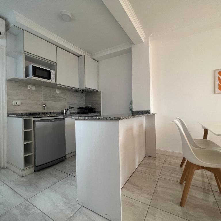 Céntrico mono ambiente completo y amplio - One-Bedroom Apartment - 12