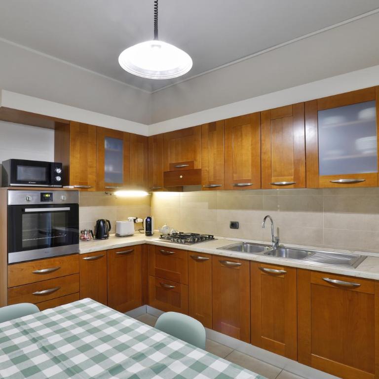 DANTE SUITE - Two-Bedroom Apartment - 22