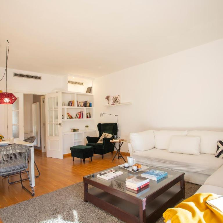 SingularStays Palacio de Congresos - Three-Bedroom Apartment - 10