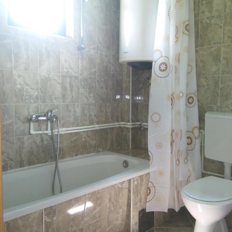 Guesthouse Wolf - Doppelzimmer mit eigenem Bad - 2