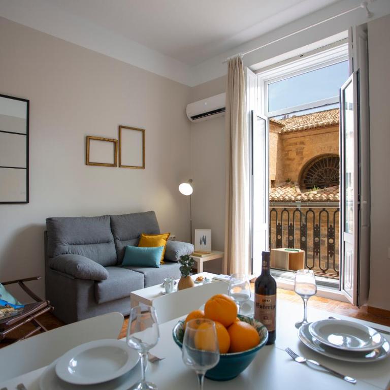 SingularStays SEU VII - Two-Bedroom Apartment - 17