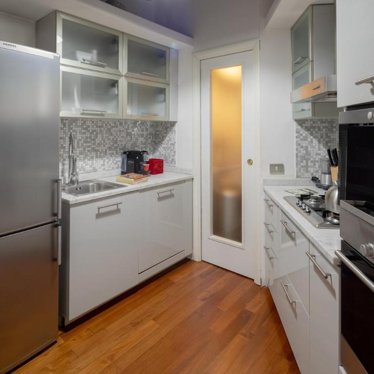 Elegante rifugio in centro storico Roma tra Piazza del Popolo e Piazza di Spagna - Appartamento con 2 Camere da Letto - 11