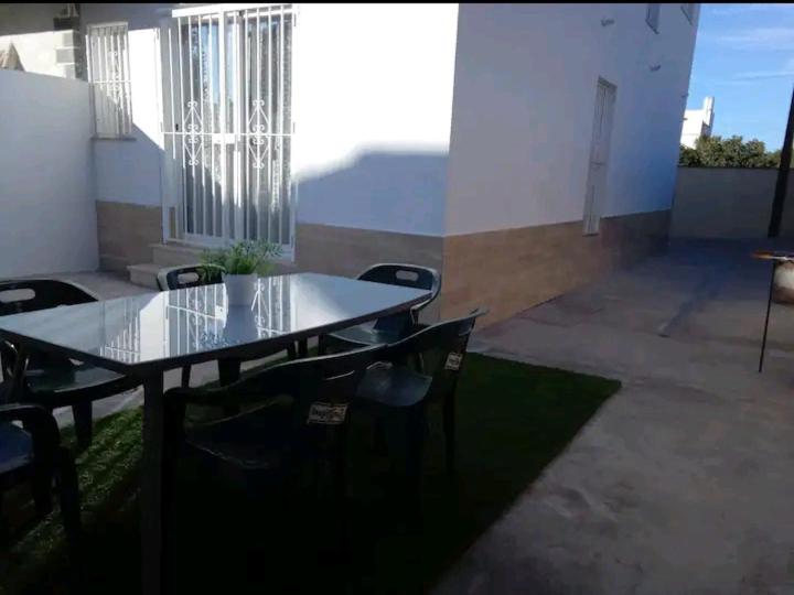 Casa en Jerez con patio cerca de la playa y de la sierra - Four-Bedroom House - 2
