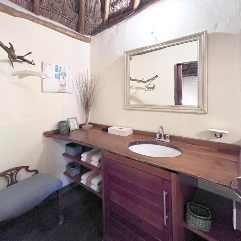 Yayum Bacalar - Habitación con cama extragrande y vistas al lago - 7