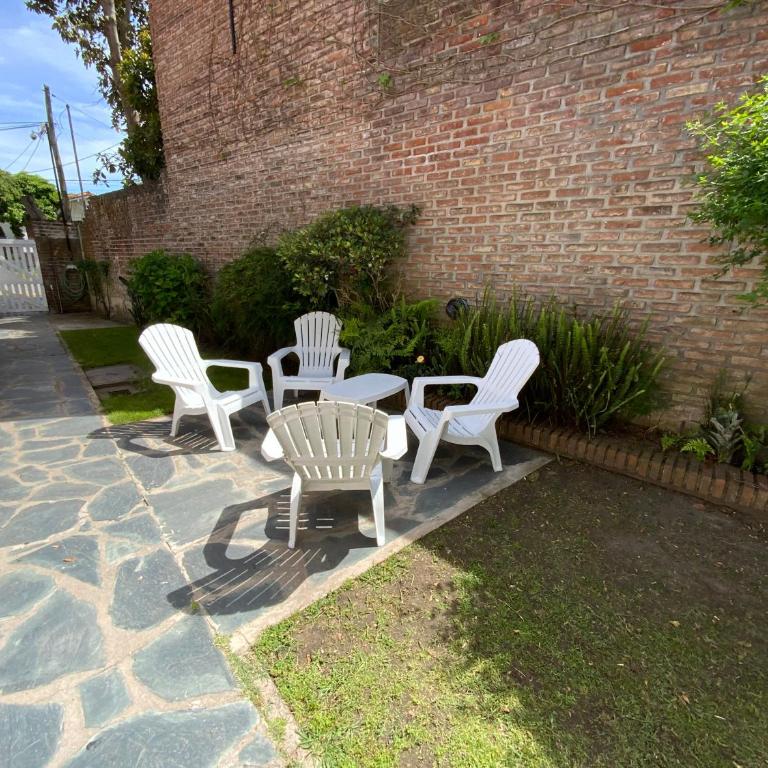 Complejo Quimey No se alquila a jóvenes y se reserva con el 30 porciento del total mediante depósito bancario - Two-Bedroom House - 5