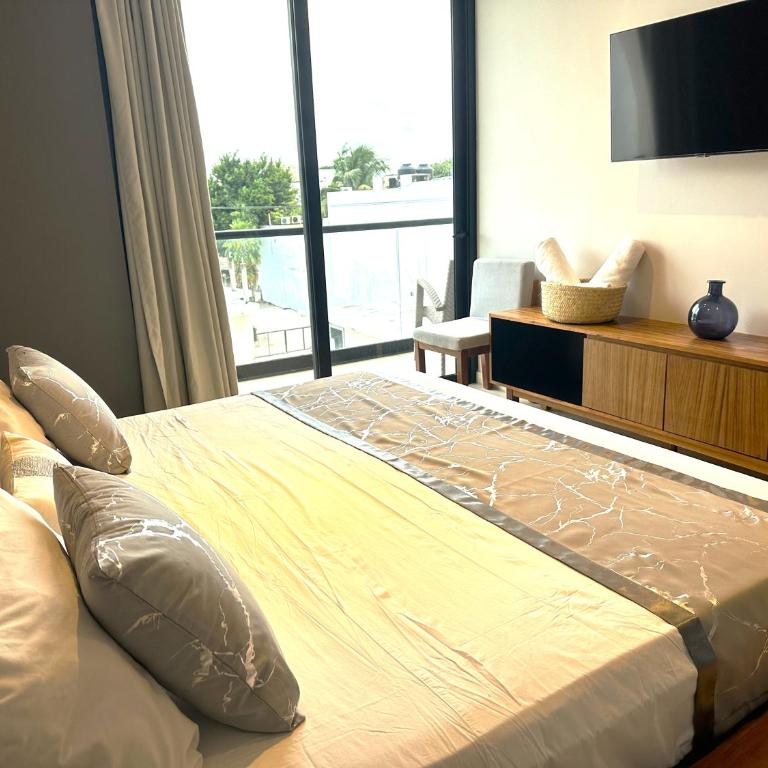 Paseo Luxury House - Two-Bedroom Apartment - 24