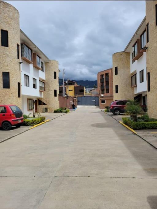 Departamento Grande con Jacuzzi - Apartamento - 27