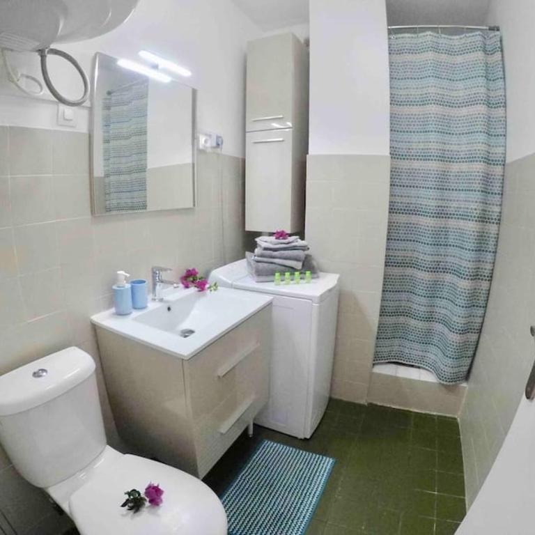 2 min de la Plage, Parking, Terrasse & Wifi! - Studio - 17