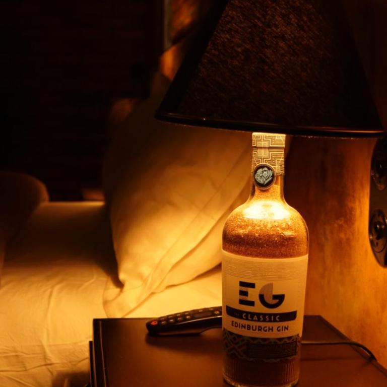 35 SPEAKEASY - Ambiance PUB Anglais Centre Ville avec Parking - Appartement 1 Chambre - 56