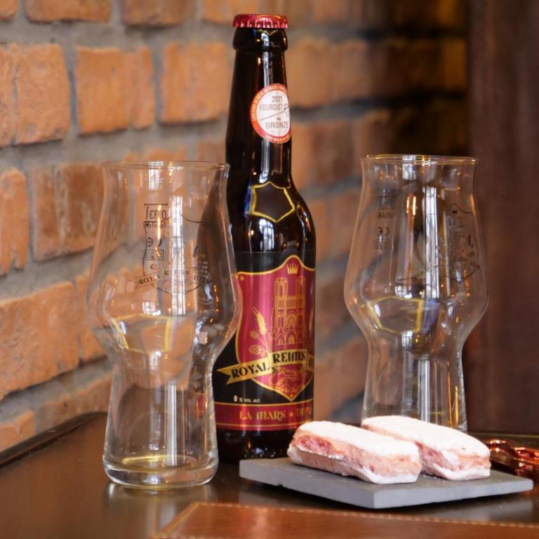 35 SPEAKEASY - Ambiance PUB Anglais Centre Ville avec Parking - Appartement 1 Chambre - 53