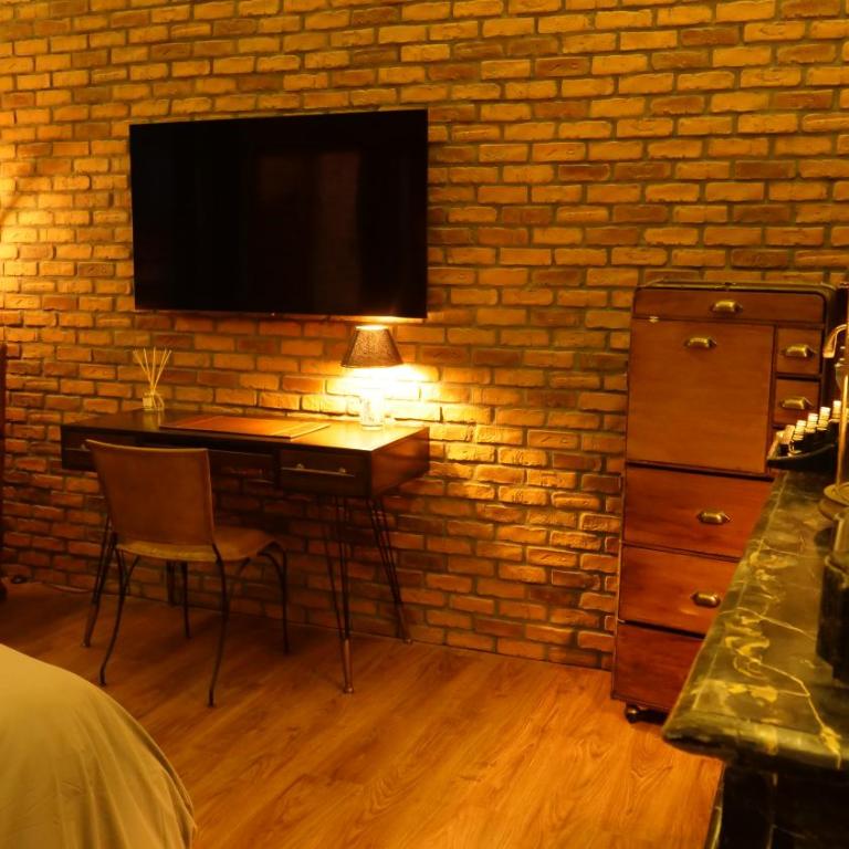 35 SPEAKEASY - Ambiance PUB Anglais Centre Ville avec Parking - Appartement 1 Chambre - 50