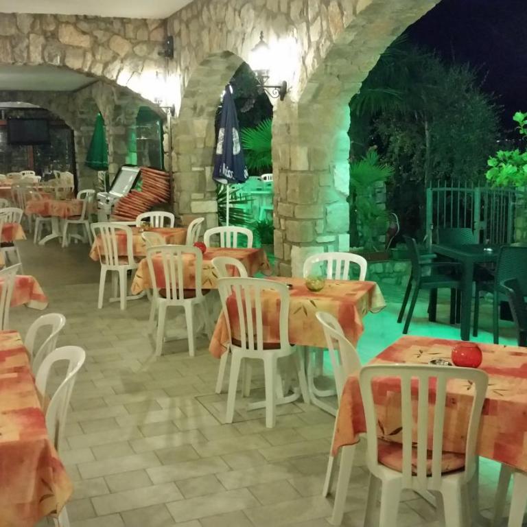 Hotel Augusta Garnì - Camera Matrimoniale/Doppia con Letti Singoli con Balcone - 12