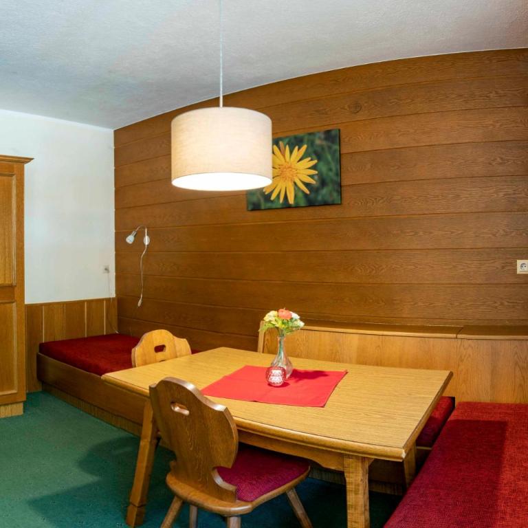 Ferienwohnungen Monja und Dietmar Thöni - Apartment 6 - 1