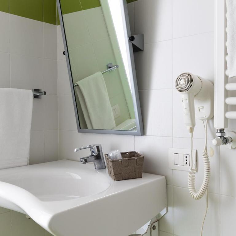 Hotel Campus Sanpaolo - Chambre Simple - Accessible aux Personnes à Mobilité Réduite - 7