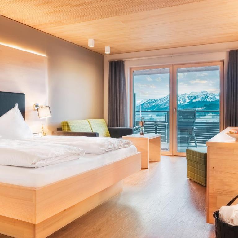 PANORAMA Allgäu Spa Resort - Junior Suite mit Balkon - 4