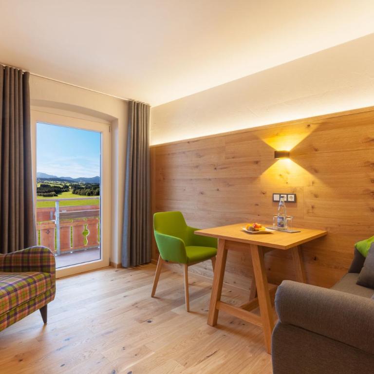 PANORAMA Allgäu Spa Resort - Junior Suite mit Balkon - 3