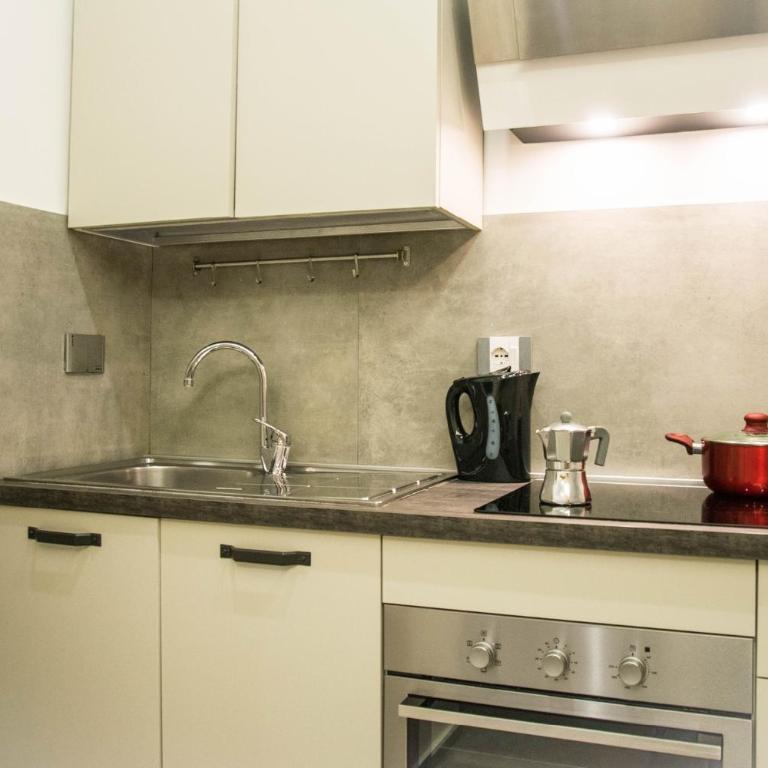 GuestHost - Largo Leopardi Modern Apartment - Monolocale - 11