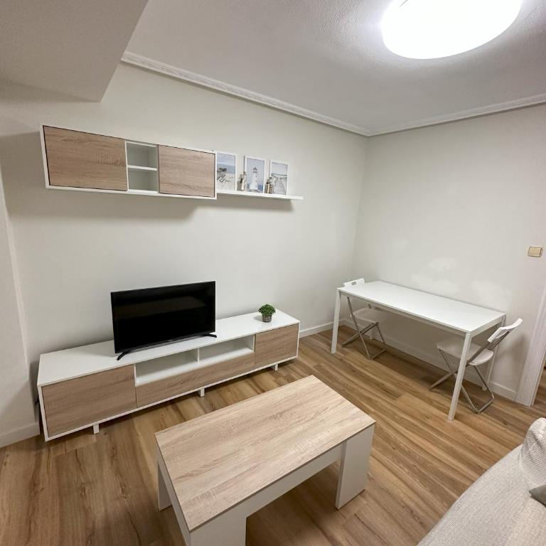 Piso en el centro de Gijon VUT5062AS - Apartamento de 3 dormitorios - 5