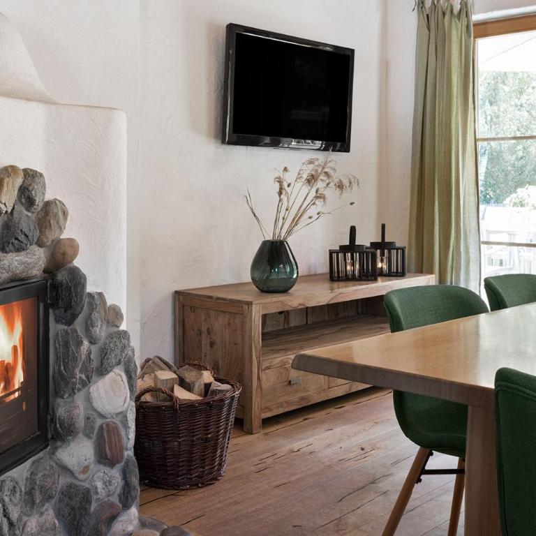 Das Dorf in der Stadt - Exklusives Chalet mit 5 Schlafzimmern, Balkon und Terrasse B - 4