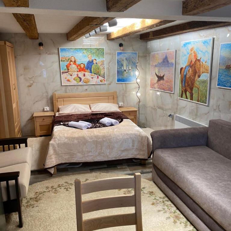 Durmitor Bela - Family Room with Balcony - 11