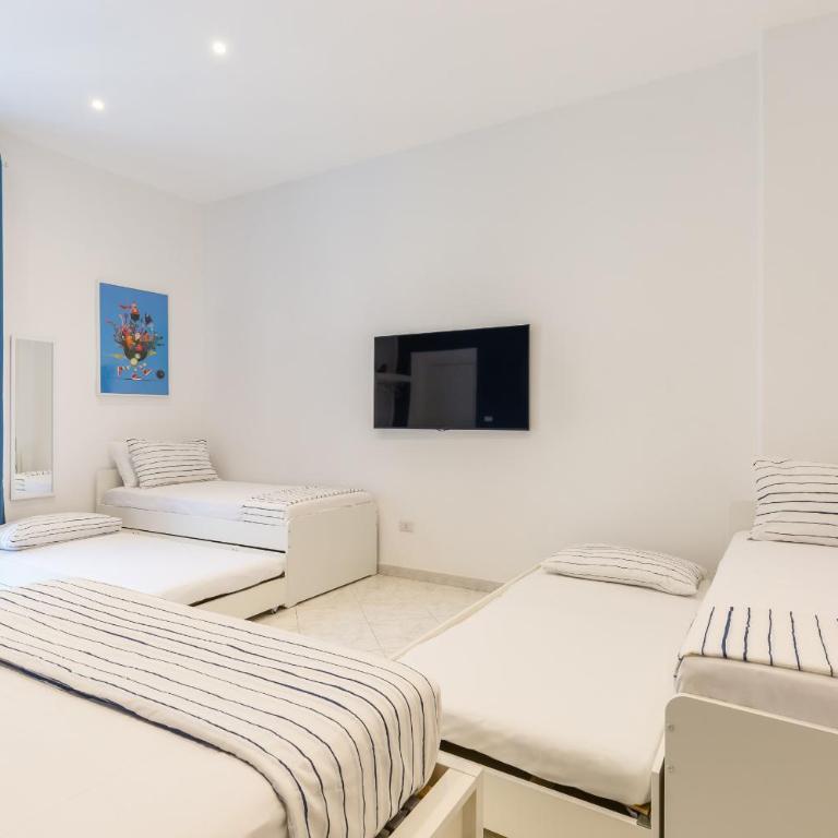 White&Blue Apartment at Sanità by Wonderful Italy - Two-Bedroom Apartment - 36