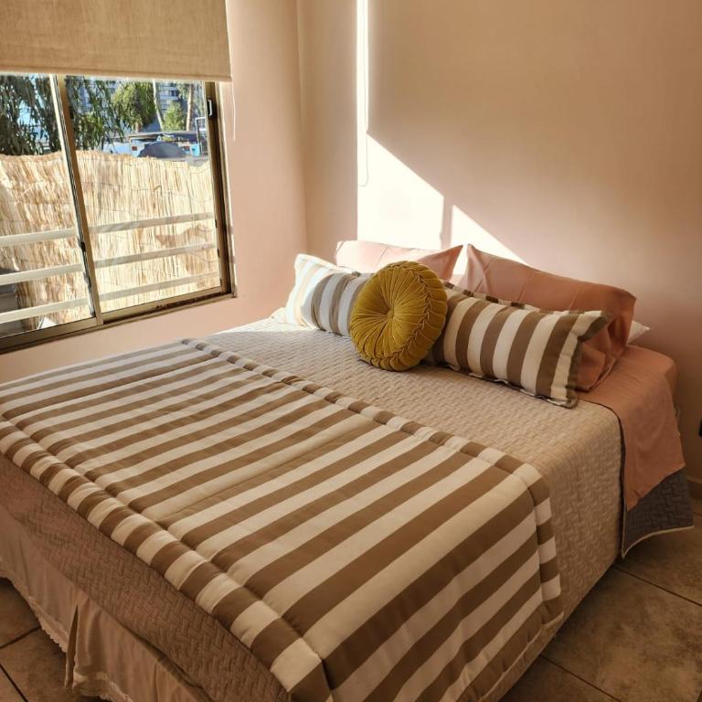 Trabajo, Playa y Descanso Chic - Three-Bedroom Apartment - 12