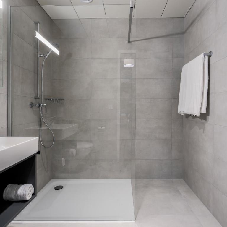 YParc Hôtel, FORUM - Doppel-/Zweibettzimmer mit eigenem Bad - 3