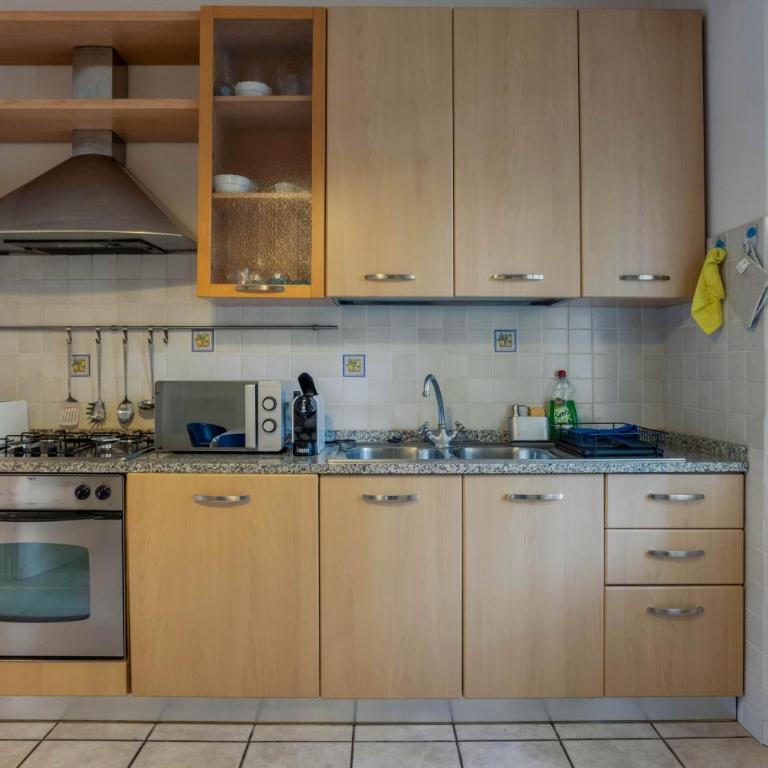 GuestHost - Lucca Roomy Apartment with Balcony and Parking! - Appartamento con 1 Camera da Letto - 6