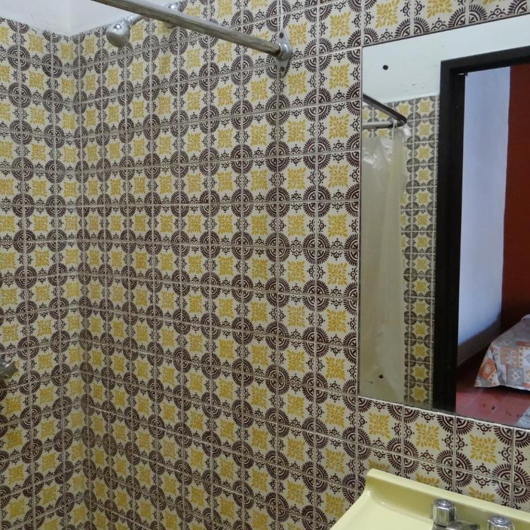 Hotel Principal - Habitación Triple con baño privado - 2