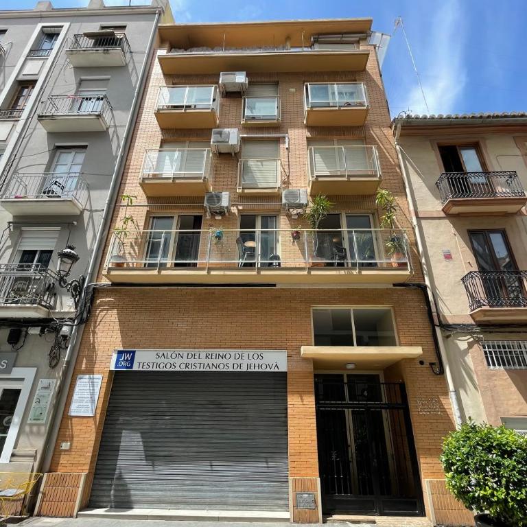SingularStays Clero - Two-Bedroom Apartment - 32