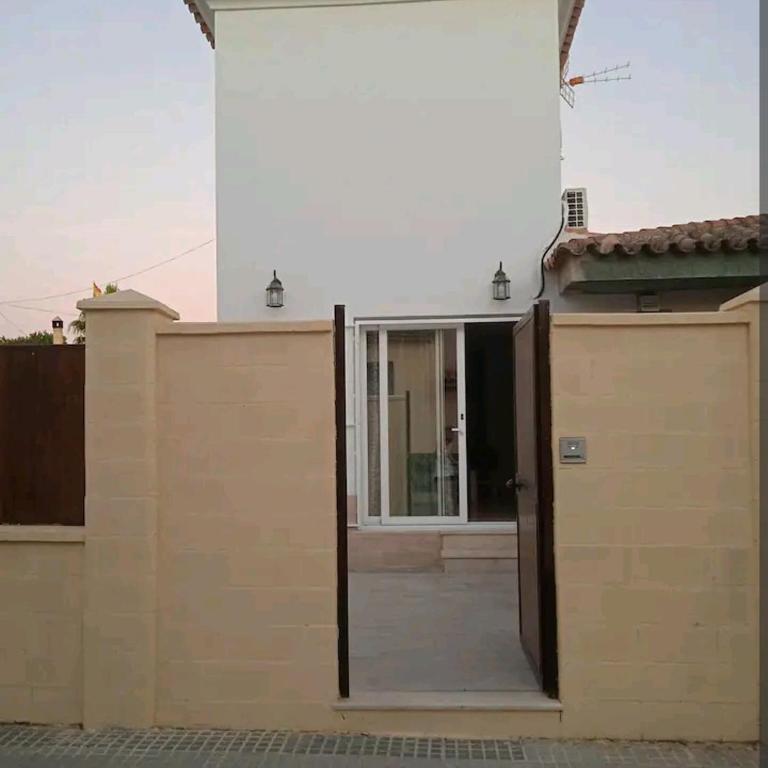 Casa en Jerez con patio cerca de la playa y de la sierra - Four-Bedroom House - 57