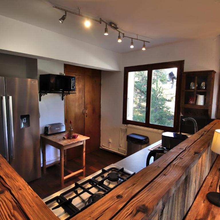 Spacious Chalet 16/18 Guests w/Slope View, Jacuzzi et Sauna - Chalet - 9