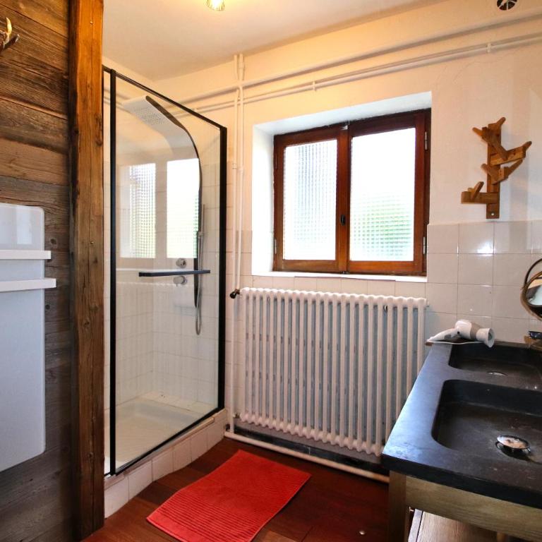 Spacious Chalet 16/18 Guests w/Slope View, Jacuzzi et Sauna - Chalet - 11
