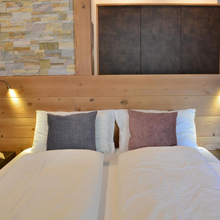 Aria Alpina Guest House Affittacamere - Camera Matrimoniale Deluxe con Balcone - 10