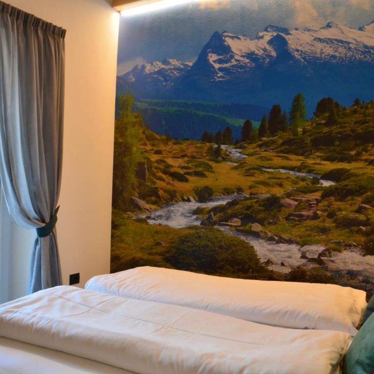 Aria Alpina Guest House Affittacamere - Camera Superior Matrimoniale/Doppia con Letti Singoli con Vista Città - 6