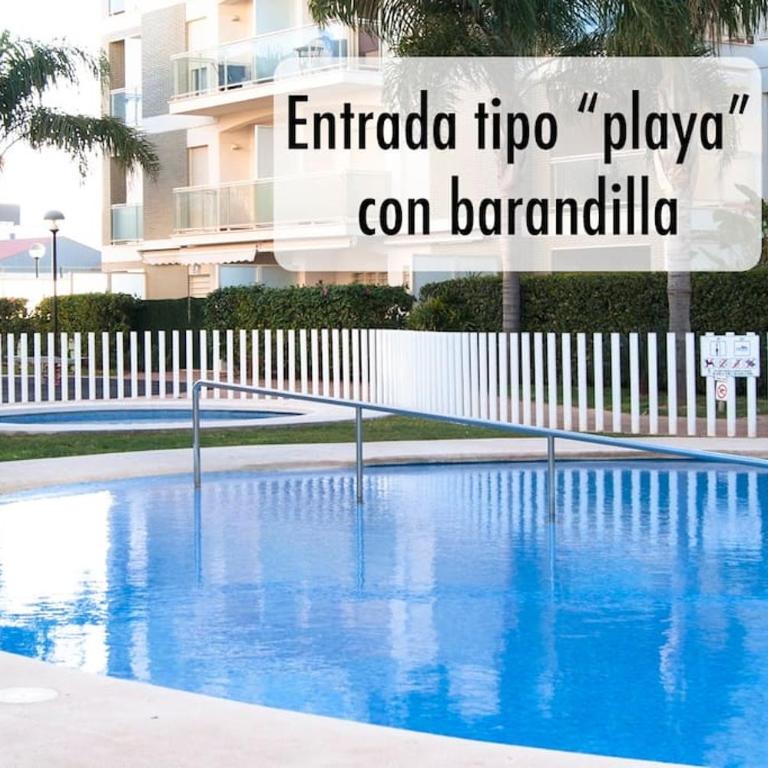 Piso bajo 3 habitaciones 2 baños y gran terraza - Three-Bedroom Apartment - 3