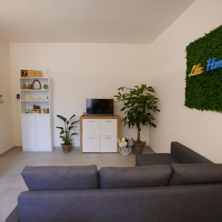 LikeHome San Romano -3Rooms - 10persone -Ferrara - Three-Bedroom Apartment - 30